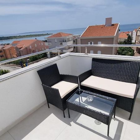 Kings Landing Apartment Novalja Exterior photo