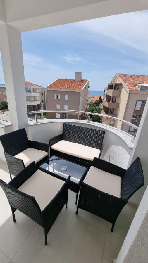 Kings Landing Apartment Novalja Exterior photo