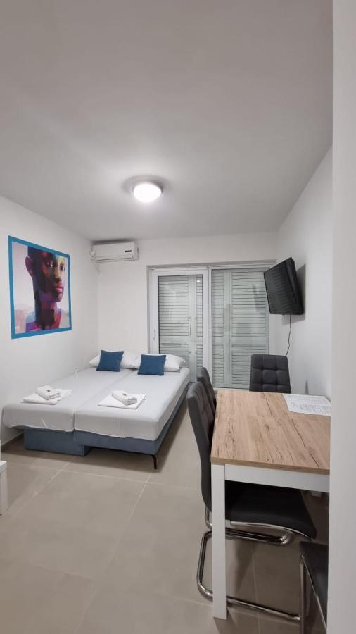 Kings Landing Apartment Novalja Exterior photo