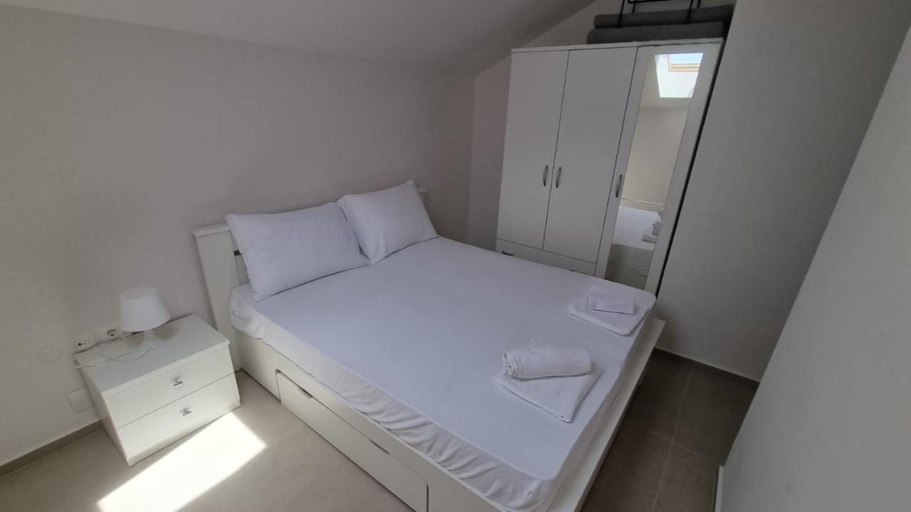 Kings Landing Apartment Novalja Exterior photo