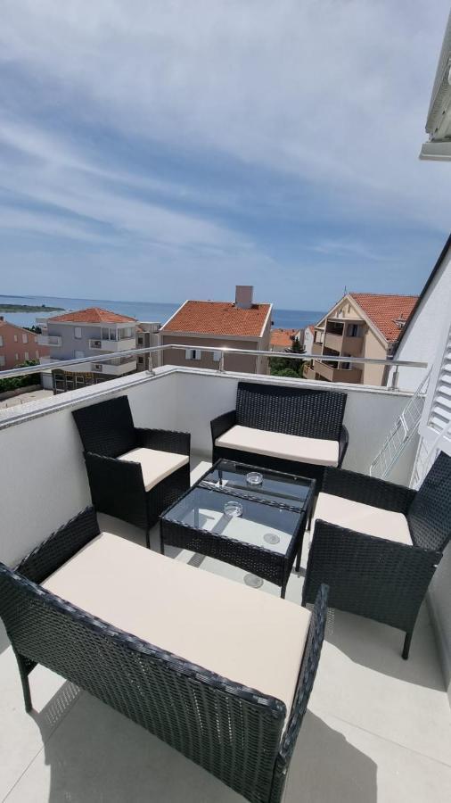 Kings Landing Apartment Novalja Exterior photo