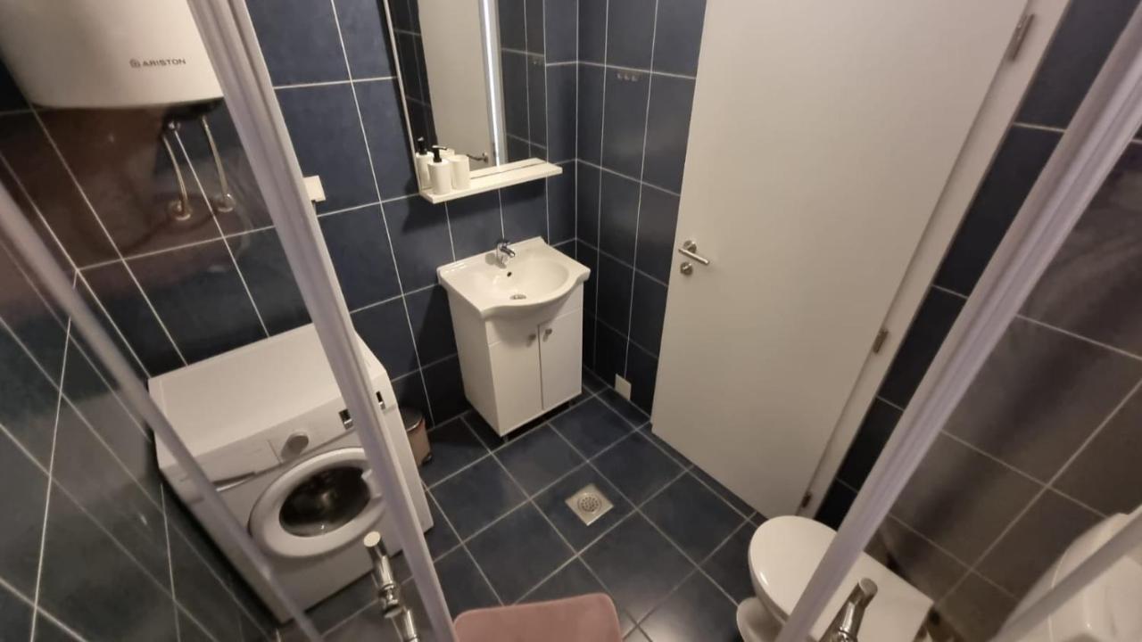 Kings Landing Apartment Novalja Exterior photo