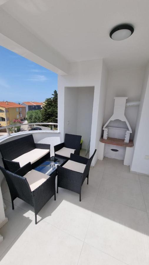 Kings Landing Apartment Novalja Exterior photo
