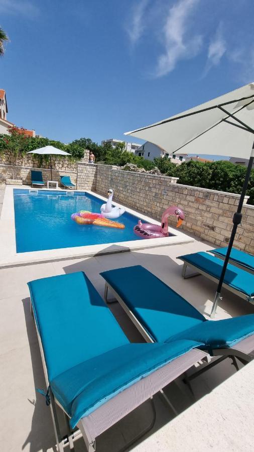 Kings Landing Apartment Novalja Exterior photo