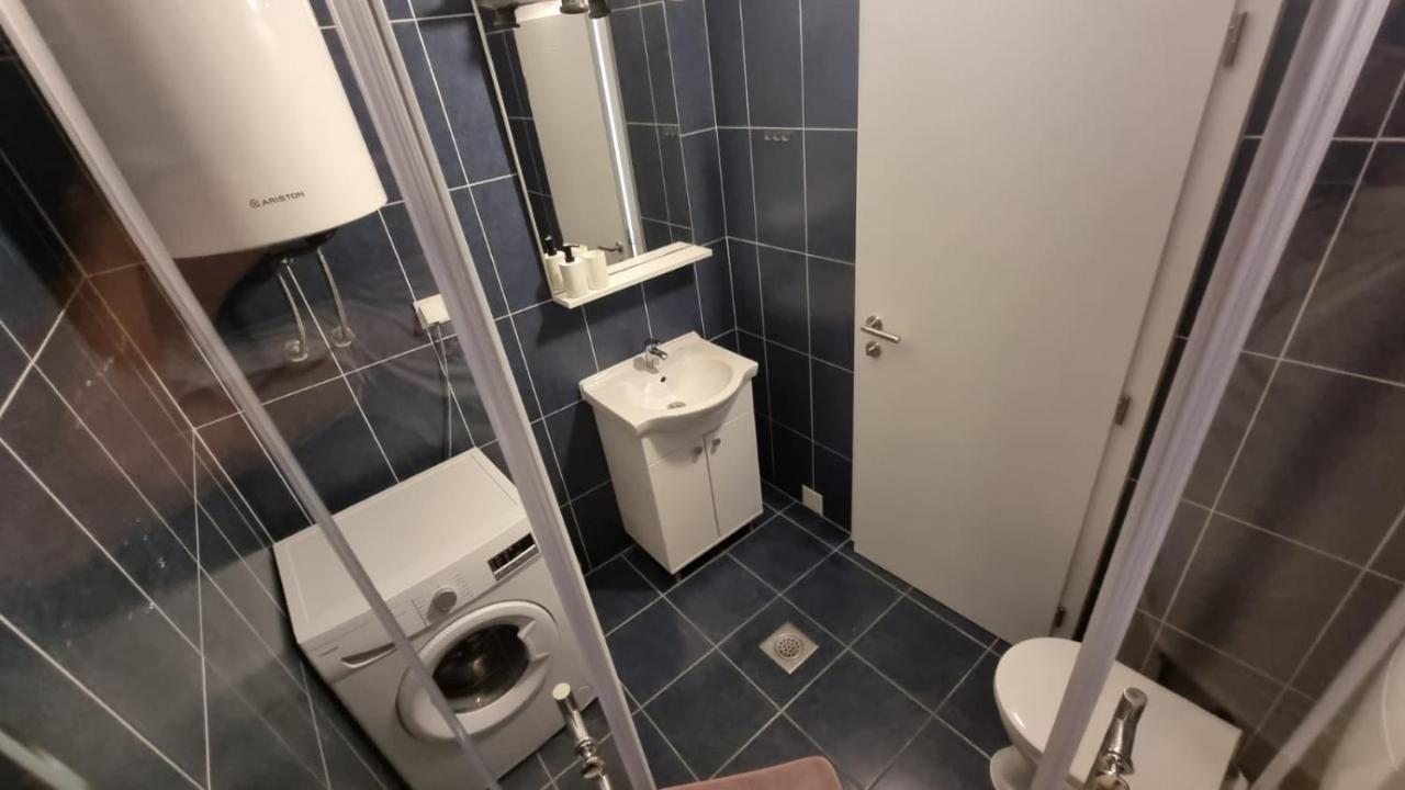 Kings Landing Apartment Novalja Exterior photo