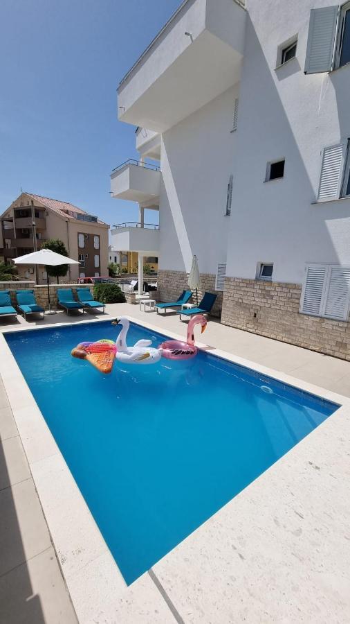 Kings Landing Apartment Novalja Exterior photo