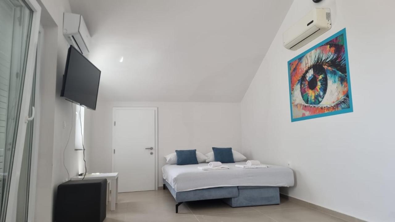 Kings Landing Apartment Novalja Exterior photo