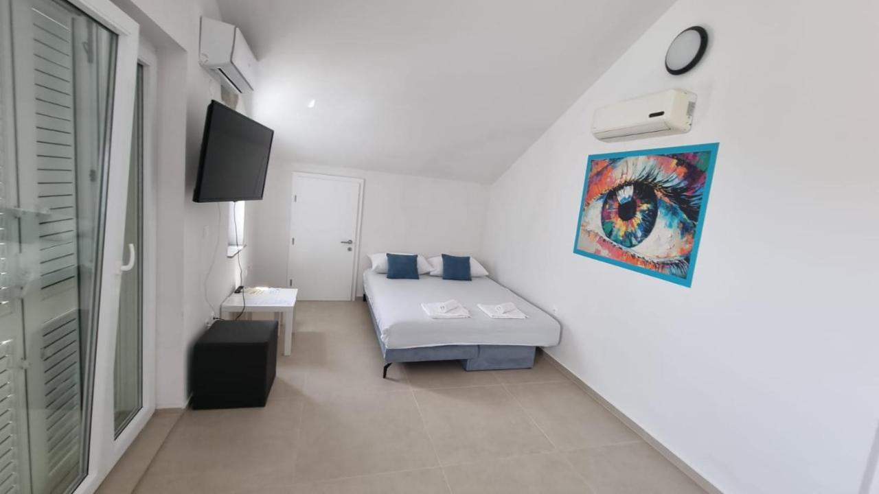 Kings Landing Apartment Novalja Exterior photo