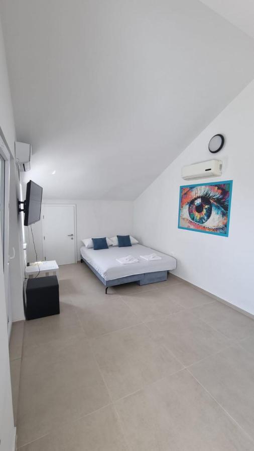 Kings Landing Apartment Novalja Exterior photo